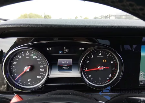 2017 Mercedes-Benz E 300 z USA, uszkodzony, nr VIN WDDZF4JB8HA094539